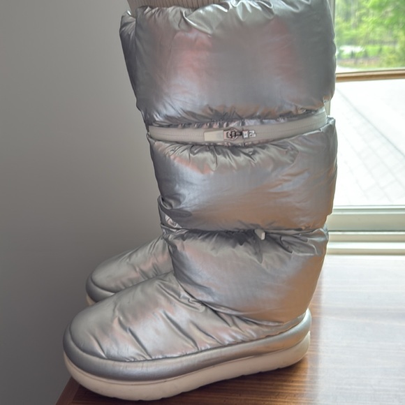 Women’s Ugg boots - Picture 2 of 7